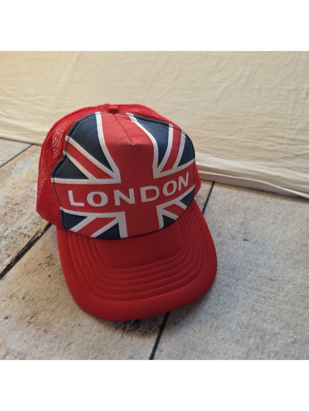 Vintage Mesh SnapBack Hat RARE RED London Flag Trucker Cap Hipster